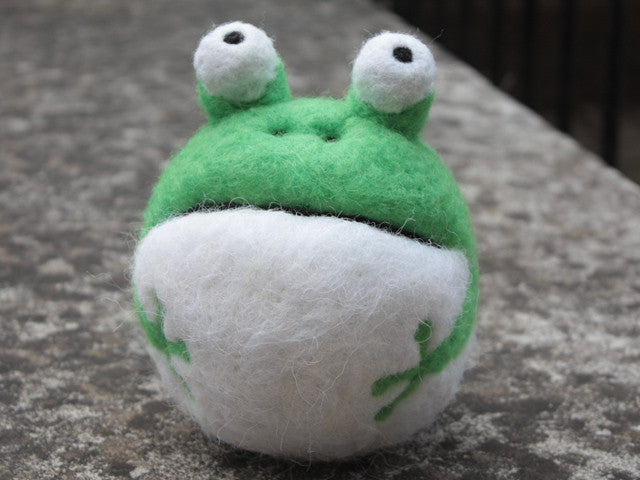 Pure wool felted Frog